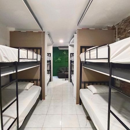 Cozy Rooms Asoke Банкок Екстериор снимка