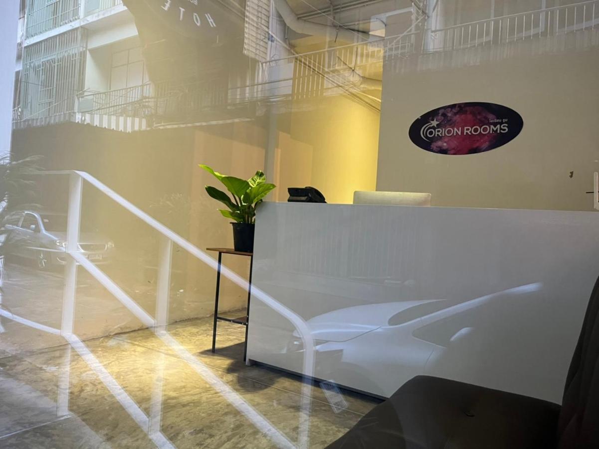 Cozy Rooms Asoke Банкок Екстериор снимка