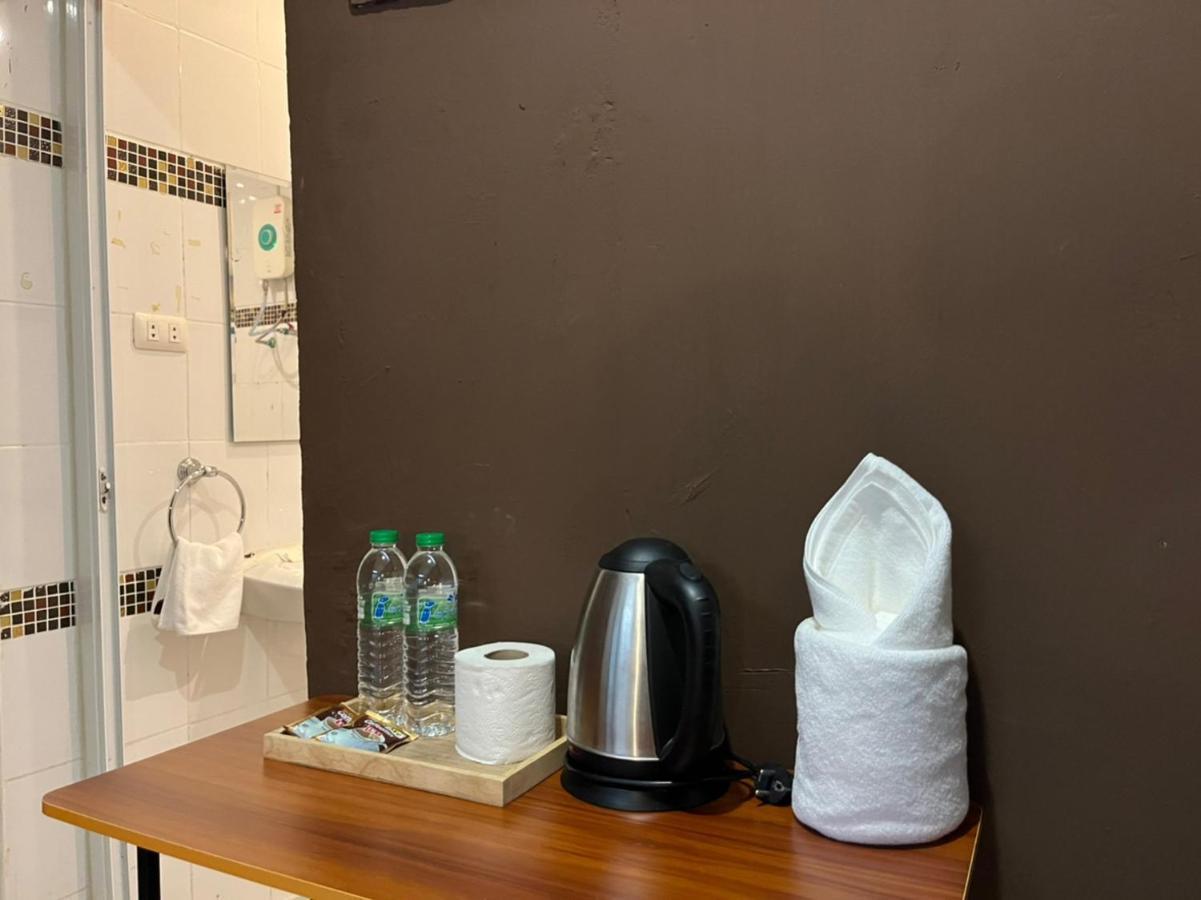 Cozy Rooms Asoke Банкок Екстериор снимка