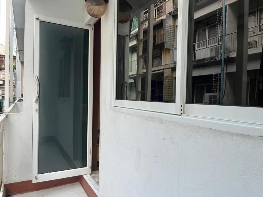 Cozy Rooms Asoke Банкок Екстериор снимка