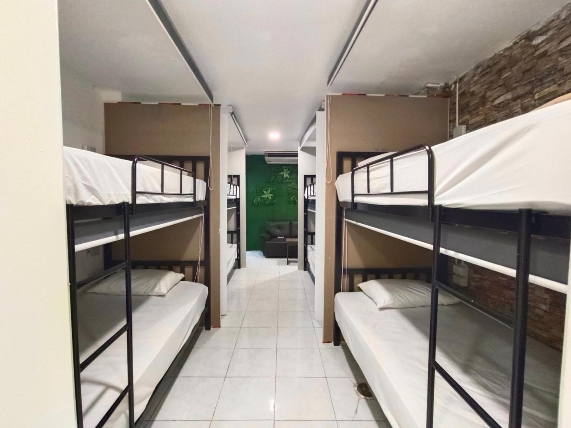 Cozy Rooms Asoke Банкок Екстериор снимка